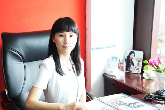 西諾教育校長(zhǎng)周曉穎